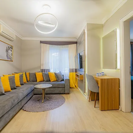 Grand Lee Aparthotel *